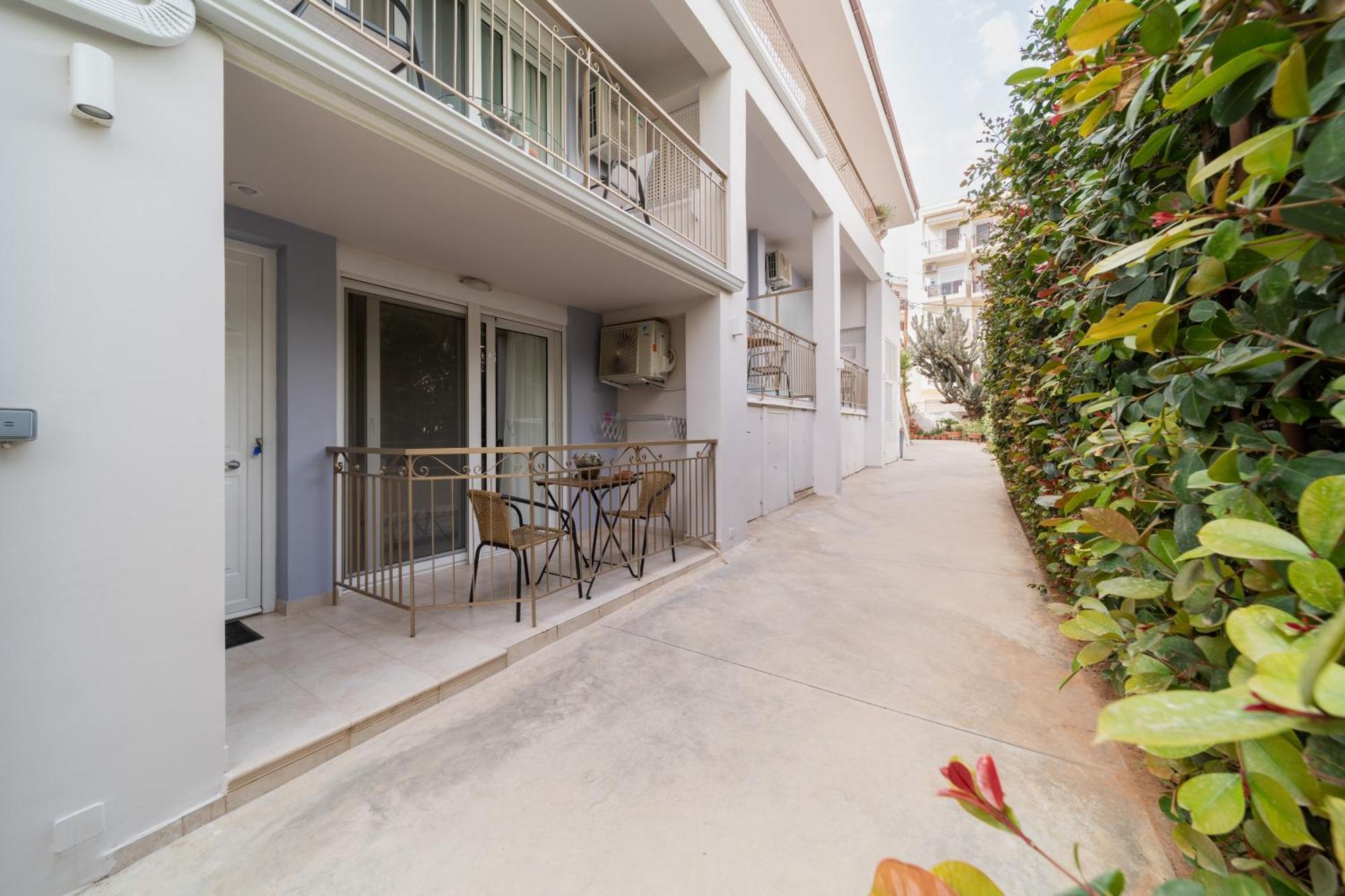 Cactus - Blooming Garden Apartments Каламата Экстерьер фото
